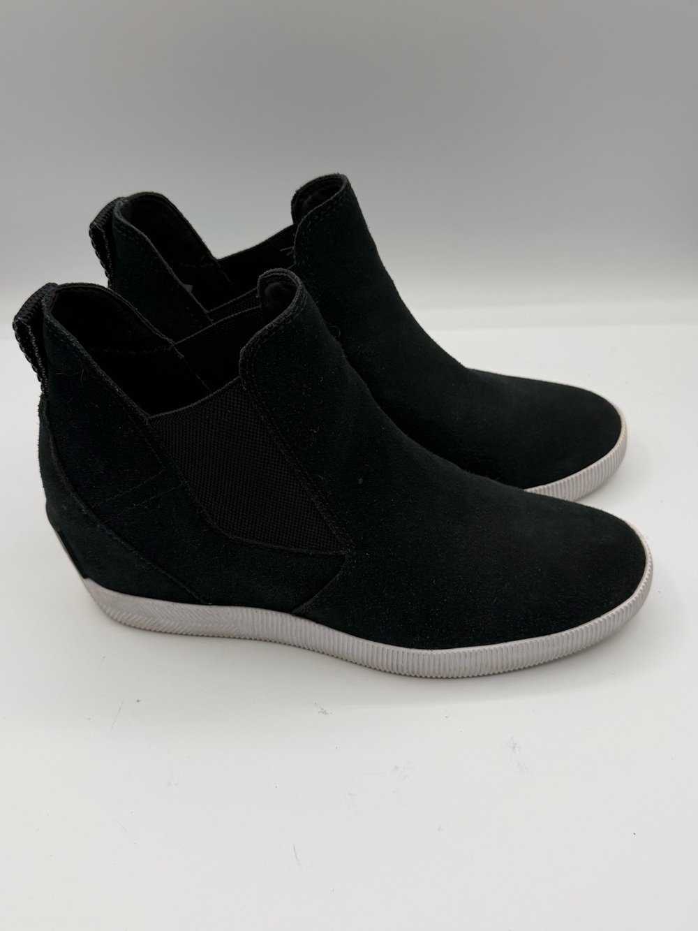 Sorel Out N About Slip-On Wedge II Bootie Black Suede Sneaker Womens 8.5